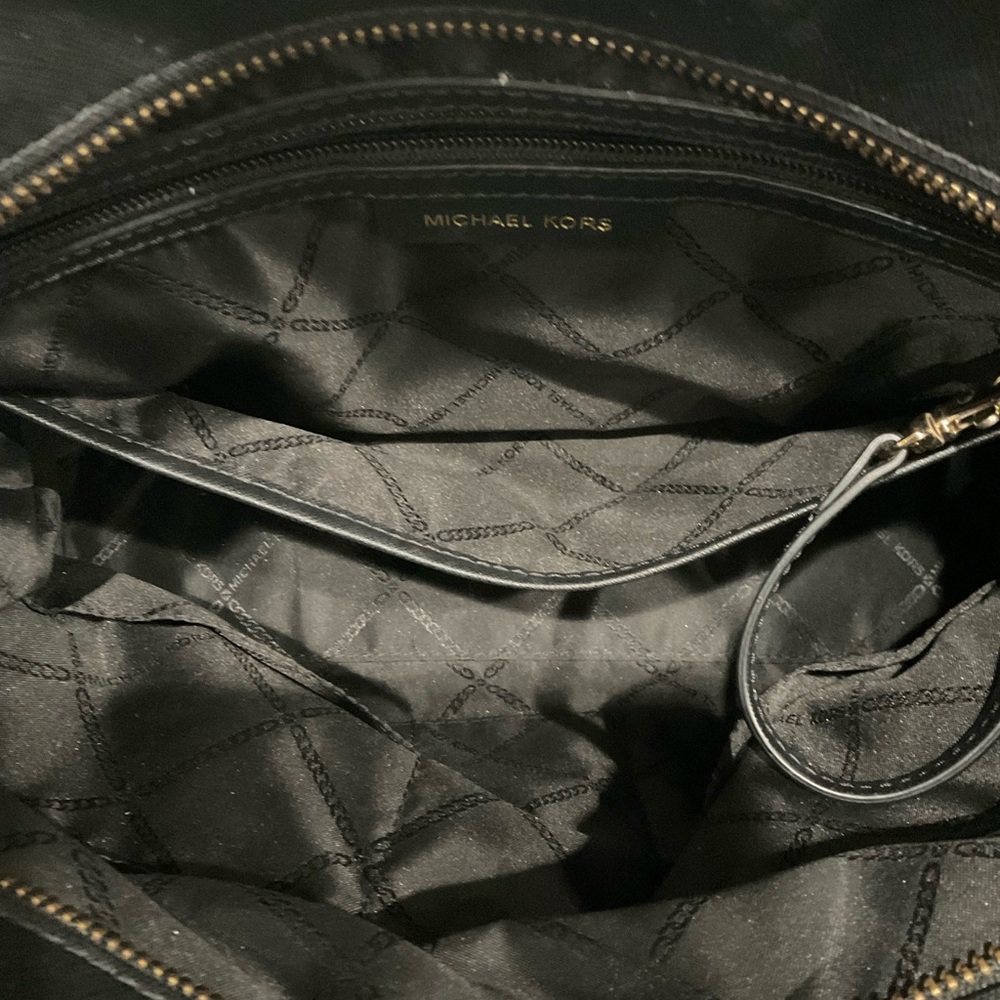 Michael Michael Kors Eva Small Zip Tote - Picture 7 of 7
